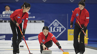 队派出了一 队派出了一